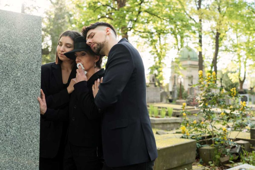 ¿Cómo dar el pésame? Frases y consejos para expresar tus condolencias